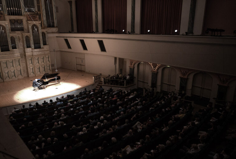 Review: Pianist Emanuel Ax breathes new life into Beethoven and Schoenberg