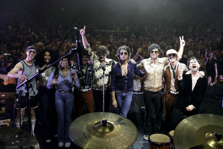 Perry Julien: Yacht Rock Revue