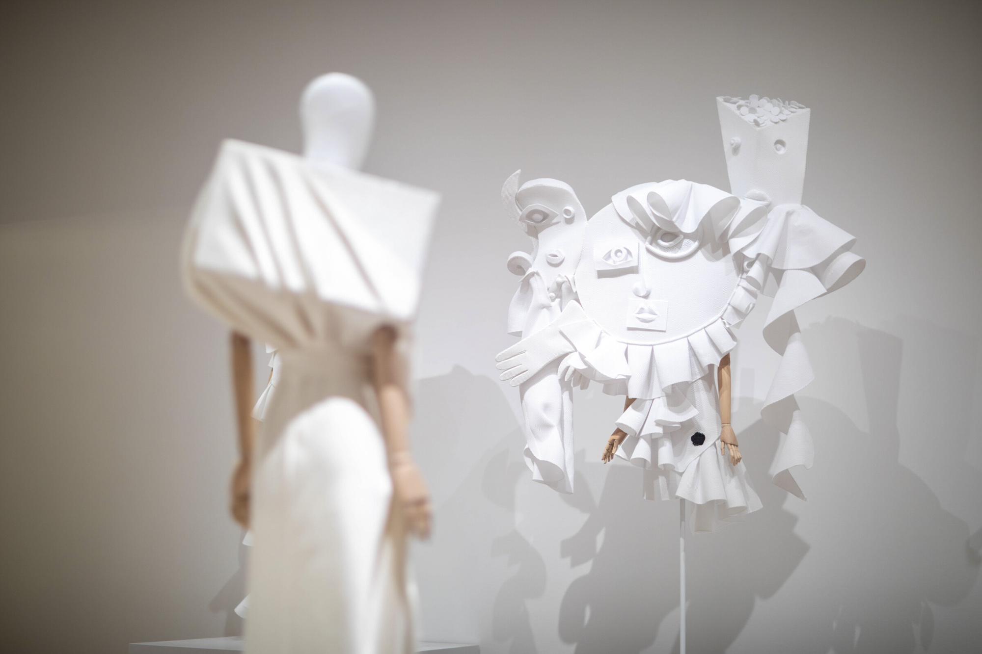Viktor&Rolf’s ‘Fashion Statements’ hovers between two worlds ARTS ATL