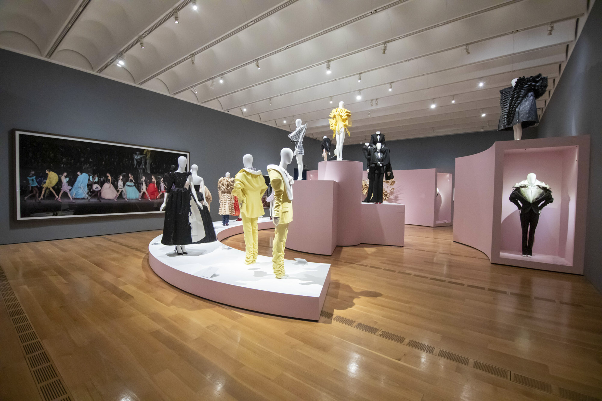 Viktor&Rolf's 'Fashion Statements' hovers between two worlds