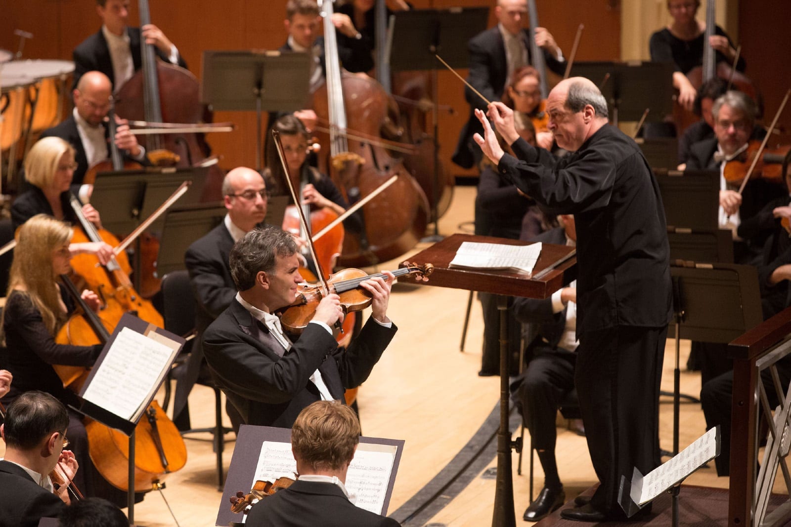 Review: ASO, Shaham perform Bartók and “Carmina Burana” in best
