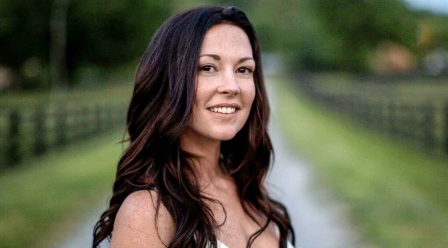 Singer/songwriter Amanda Shires