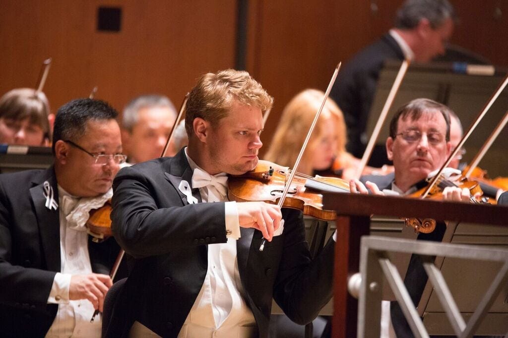 The Atlanta Symphony Orchestra's David Couchern performs.